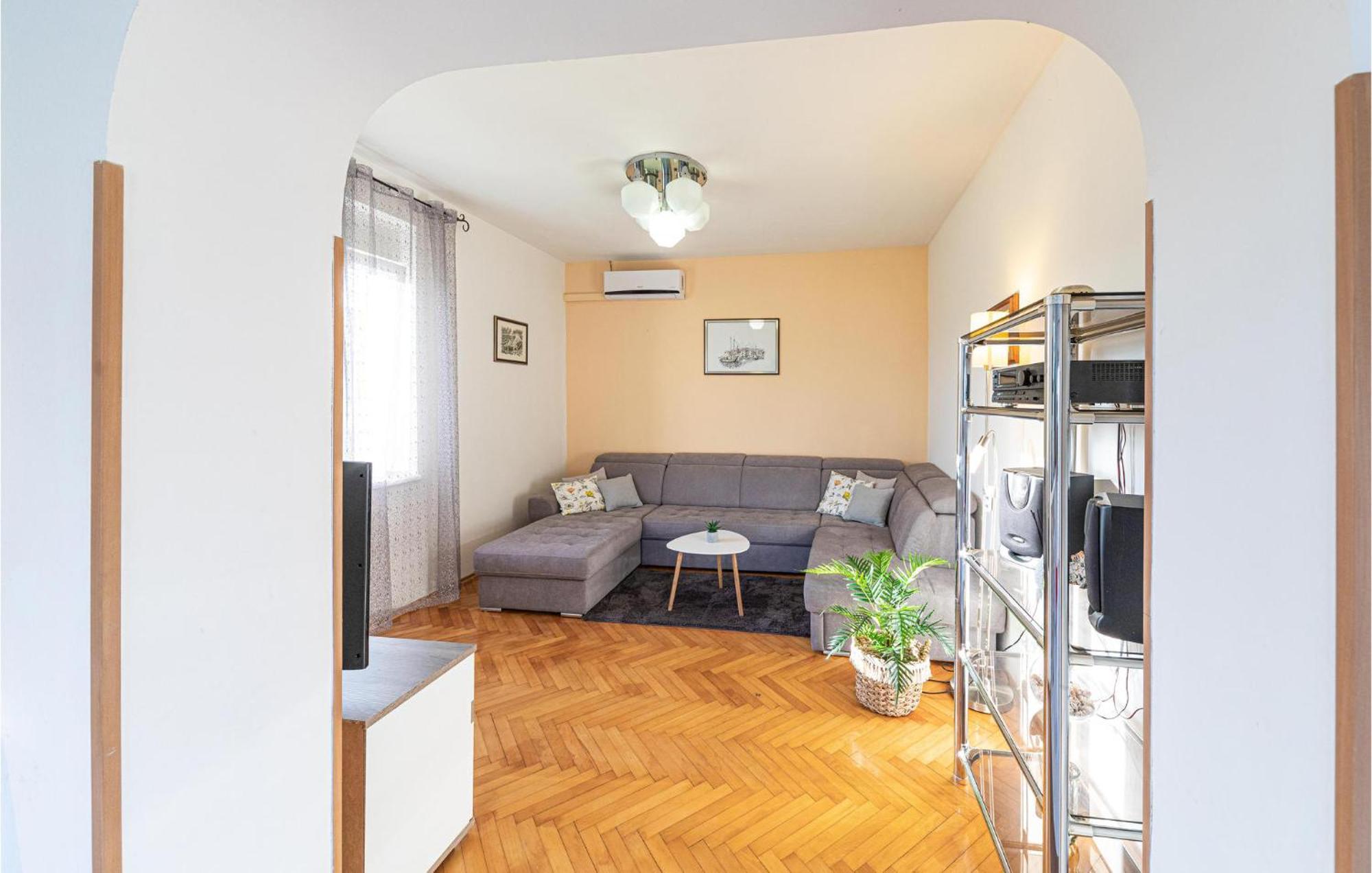 Lovely Apartment In Kastel Kambelovac With Wifi Kaštela 外观 照片