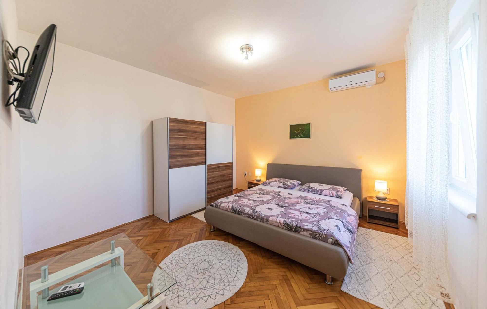 Lovely Apartment In Kastel Kambelovac With Wifi Kaštela 外观 照片