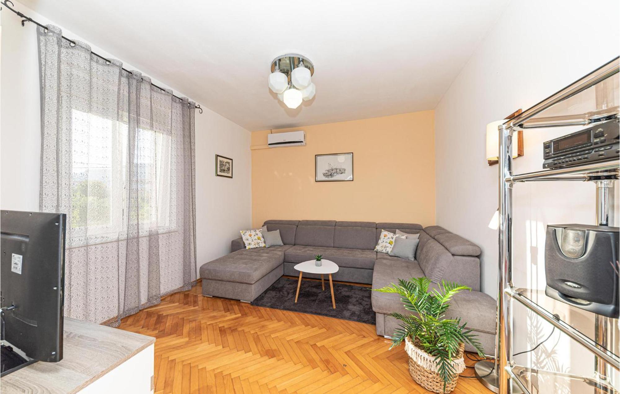 Lovely Apartment In Kastel Kambelovac With Wifi Kaštela 外观 照片