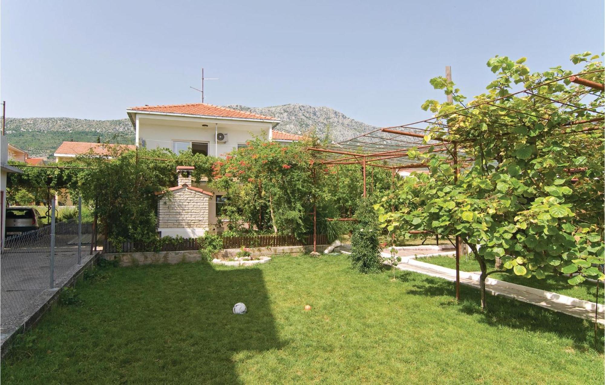 Lovely Apartment In Kastel Kambelovac With Wifi Kaštela 外观 照片